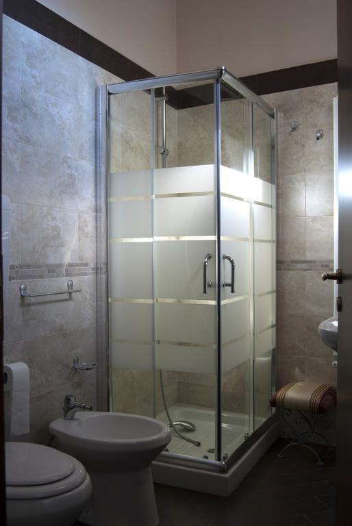 B&B Coste Del Salento 산 피에트로 베노티코 객실 사진